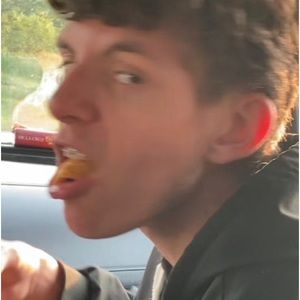 Meet your Posher, Kaylie